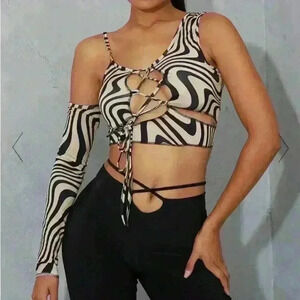 NWT PrettyLittleThing Brown Swirl Slinky Lace Up Cut Out Crop Top Size US 4